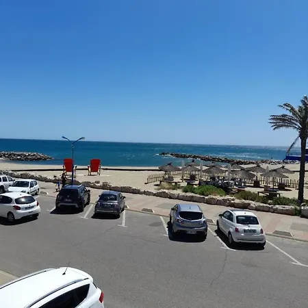 Les Pieds Dans L'eau Homestay Sainte-Marie-la-Mer